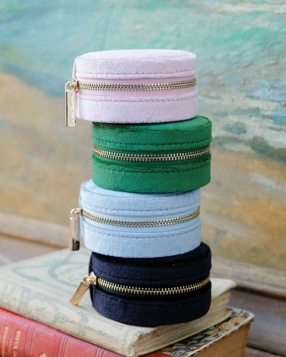 Yvonne-Velvet Round Travel Jewelry Box