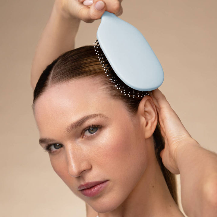 Brush-Smooth & Polish in Haze Blue