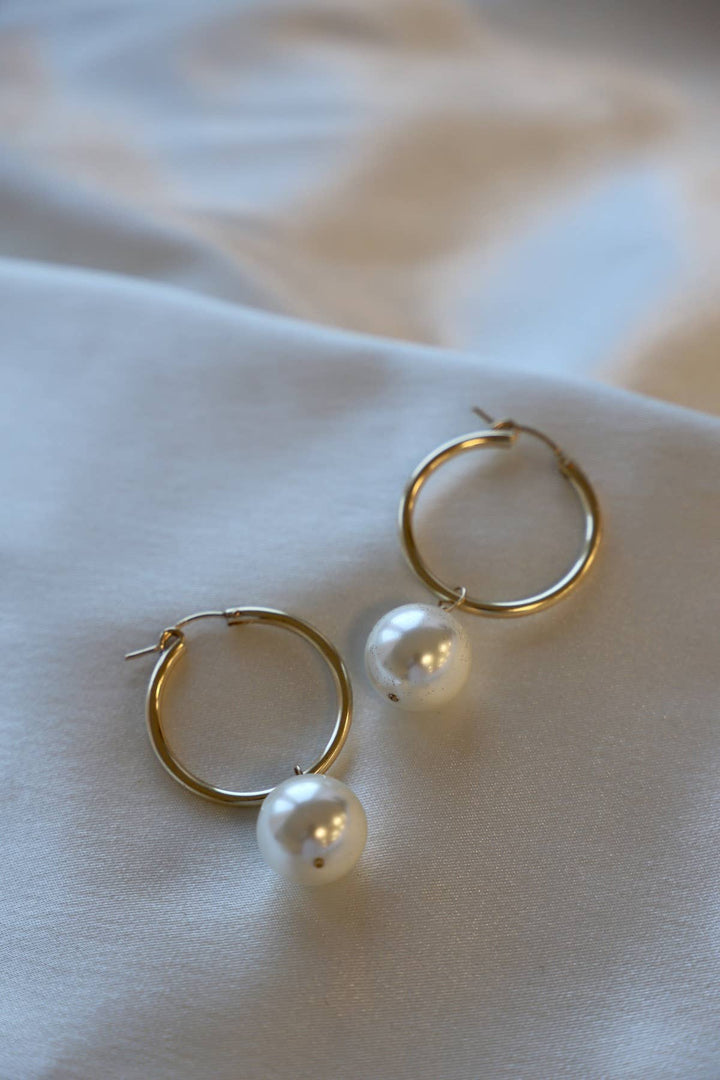 E1609G Gold Earrings-Oversized Audrey Pearl Hoops