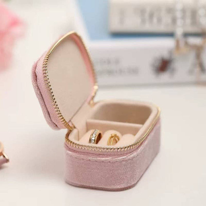 Soft Velvet Solid Color Jewelry Case DP25F864