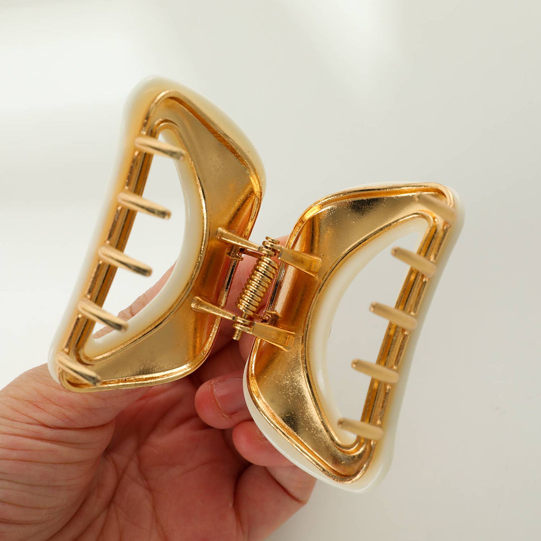 Nadia Solid | Medium Curved Metal Claw Clip