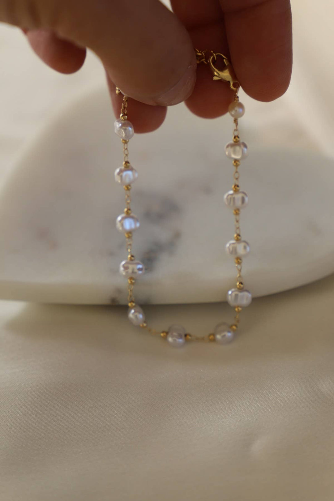 B1216 Gold Bracelet-Pearl Station Chain-24kt gold plate