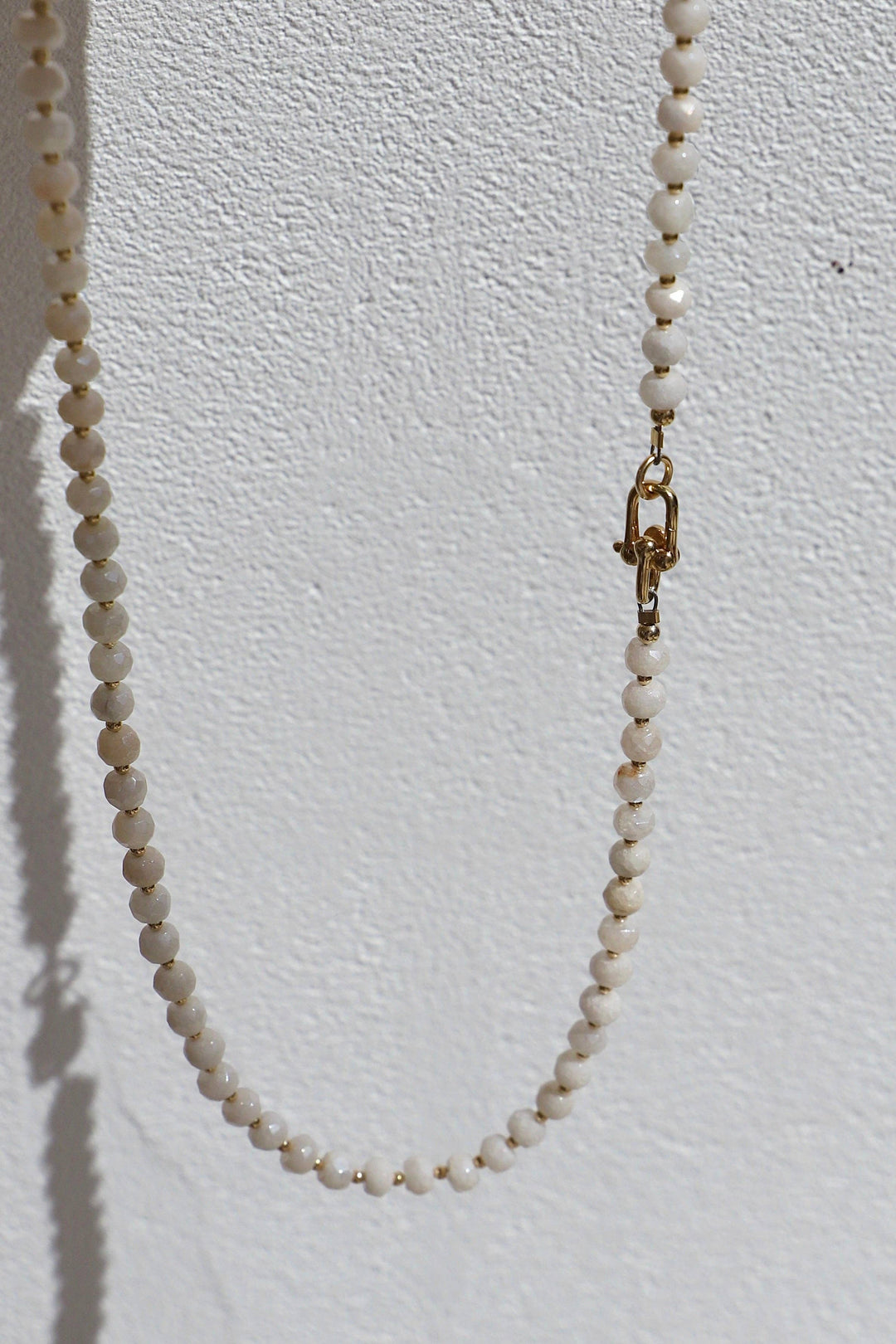 N1130GWH Necklace-White Silverite Beaded