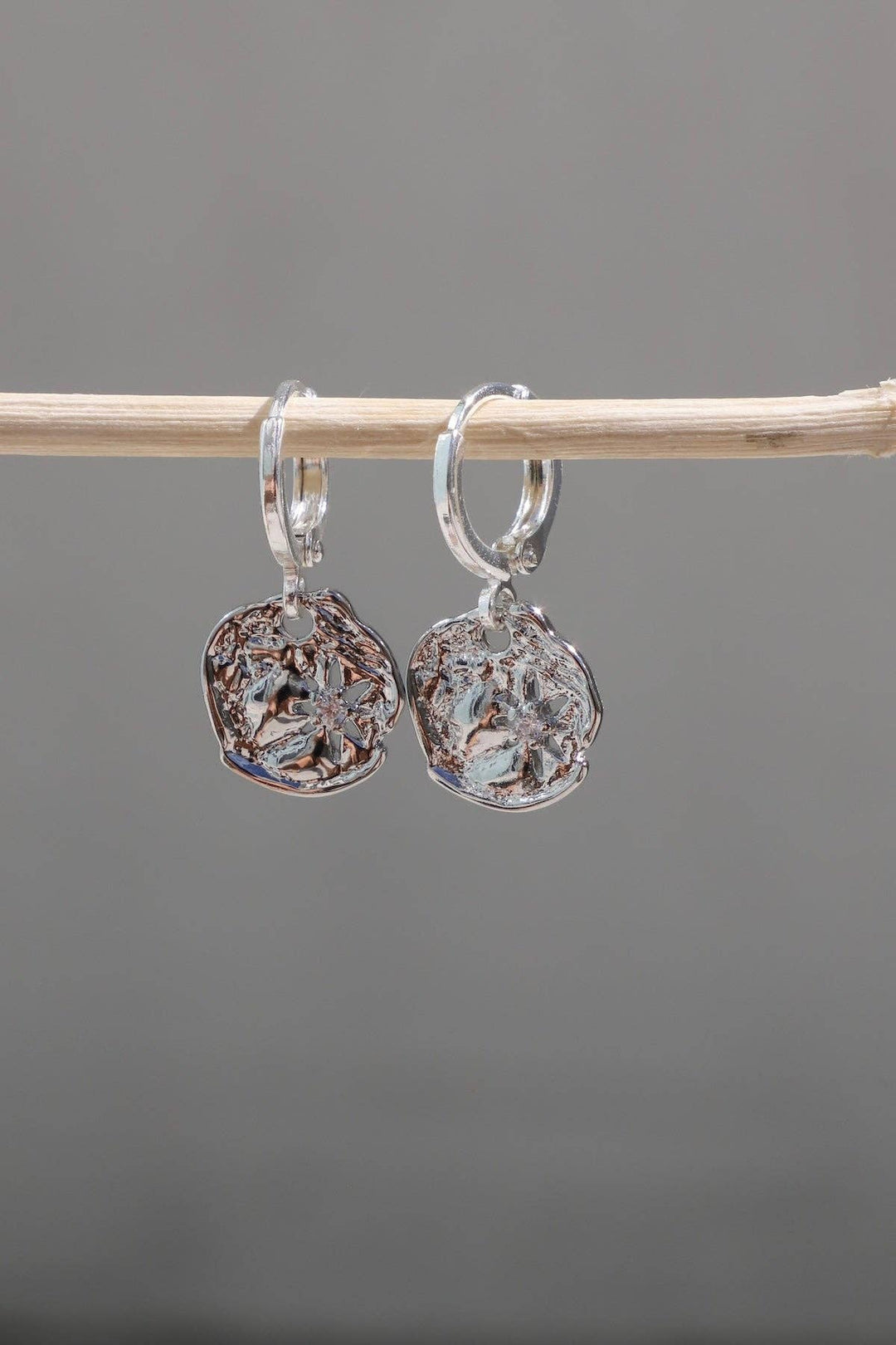 E1837S Earrings-Vega Huggies Silver