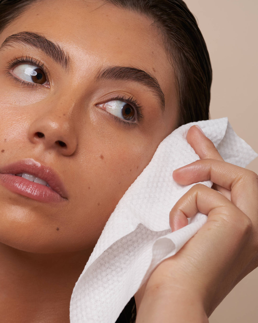 Face Cloths: 30 Single-use towels