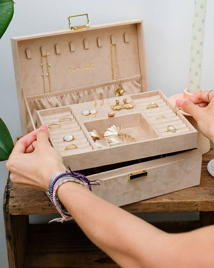 Louise-Velvet Jewelry Box
