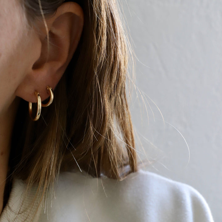 E1172G Gold Earrings-Small Gold Filled Hoops