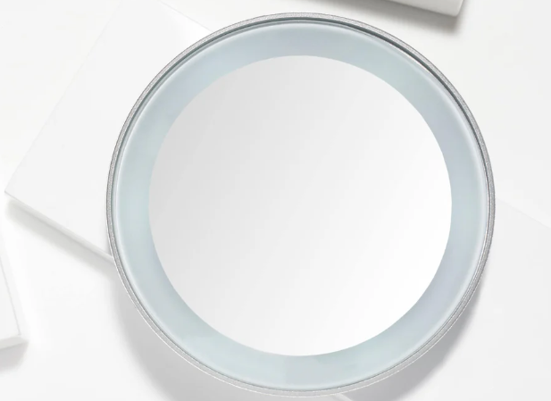 Studio-LED Lighted 15x Mirror