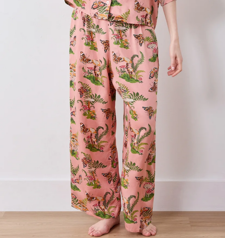 Satin-Butterfly Forager