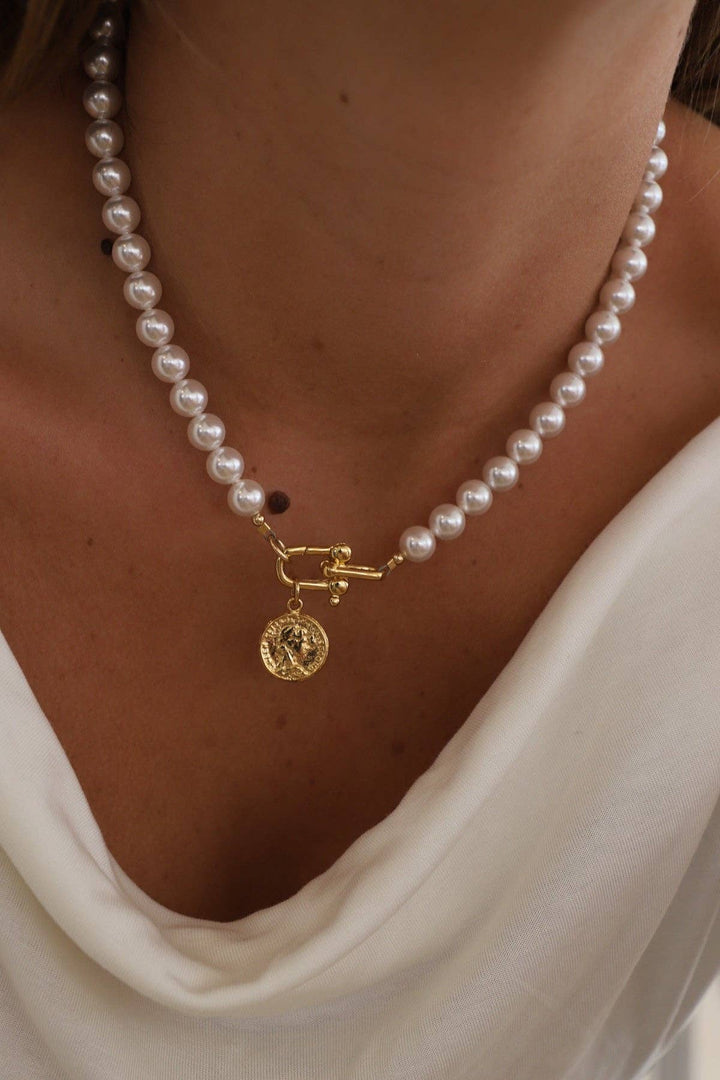 N1123GWH Gold Necklace-Nova Pearl White