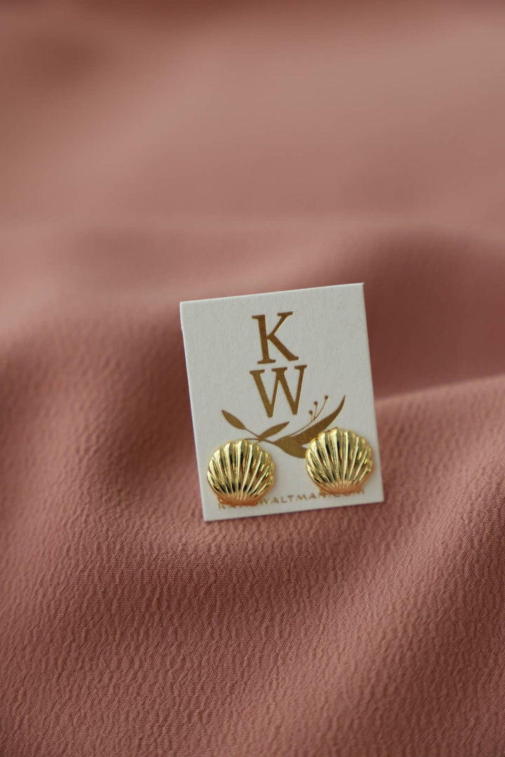 E1633G Gold Earrings-Scallop Shell Stud