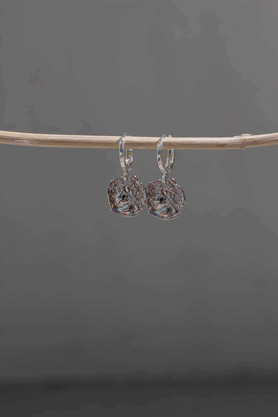 E1837S Earrings-Vega Huggies Silver