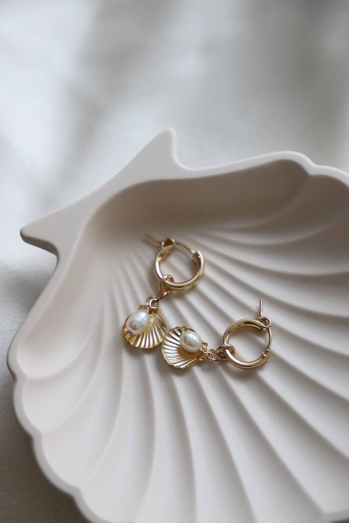 E1675G Gold Earrings-Seychelles Hoops