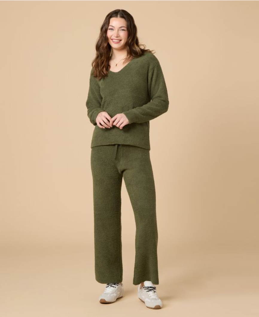 Women's Solid Marshmallow V-Neck Lounge Set
