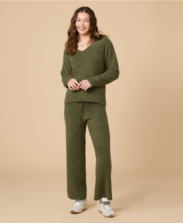 Women's Solid Marshmallow V-Neck Lounge Set