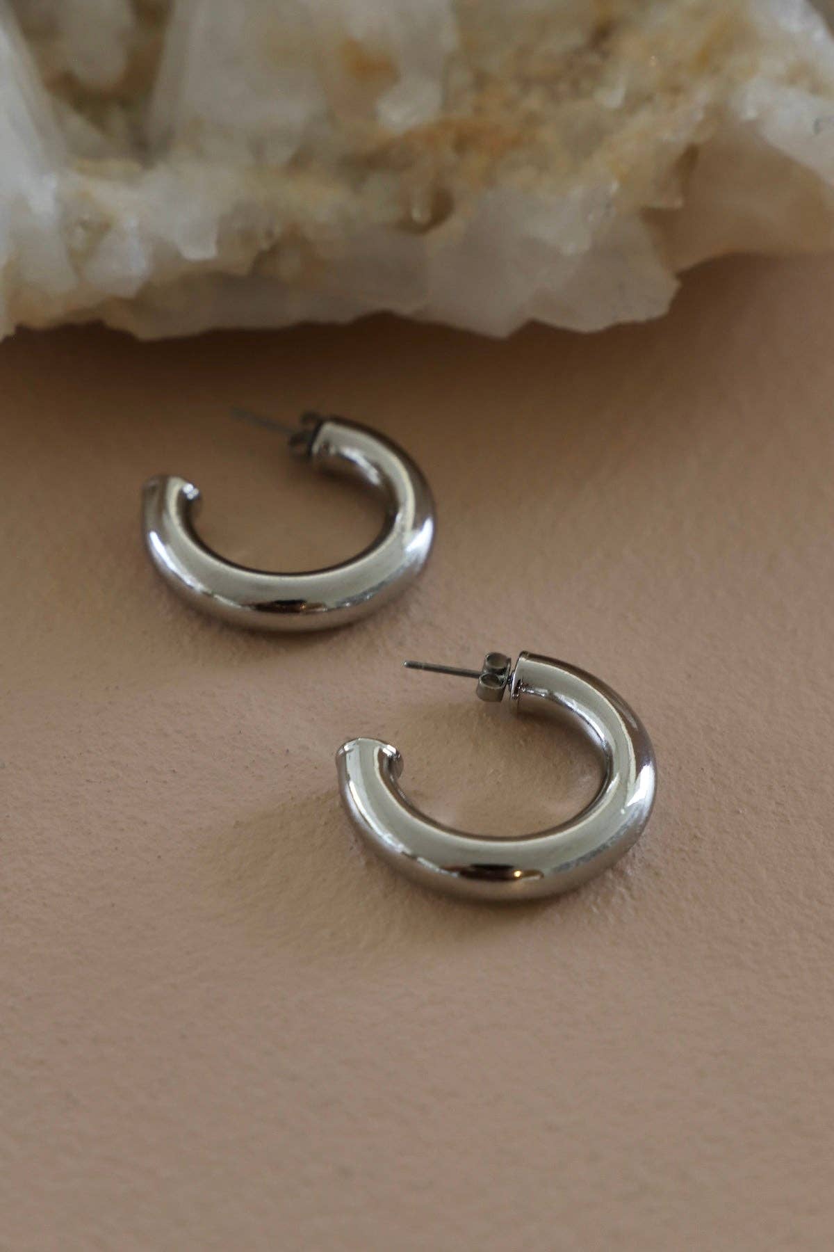 E1760GS Silver Earrings-Icon Hoop – Splendor Beauty Emporium