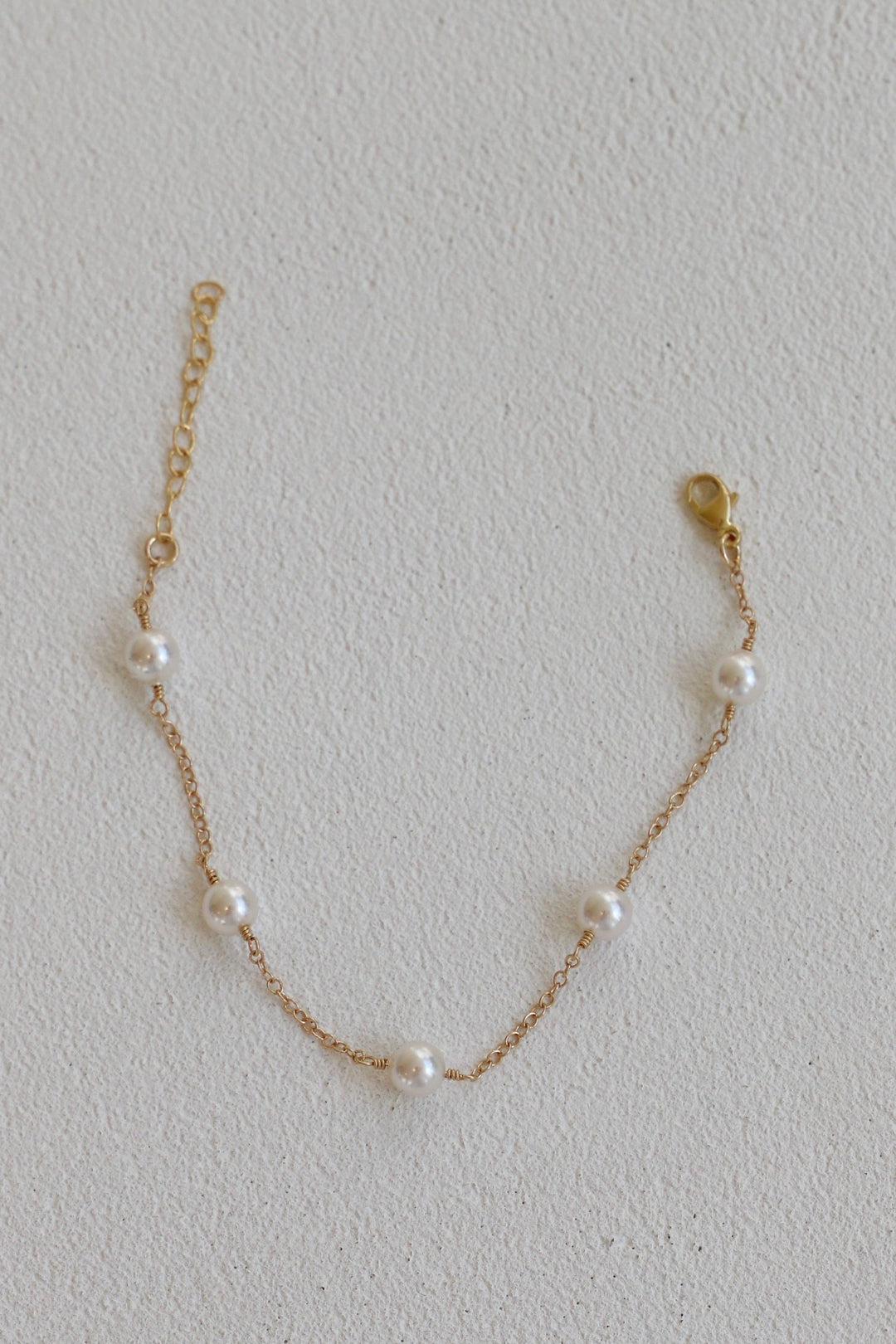 B1226G Gold Bracelet-Pearl Station