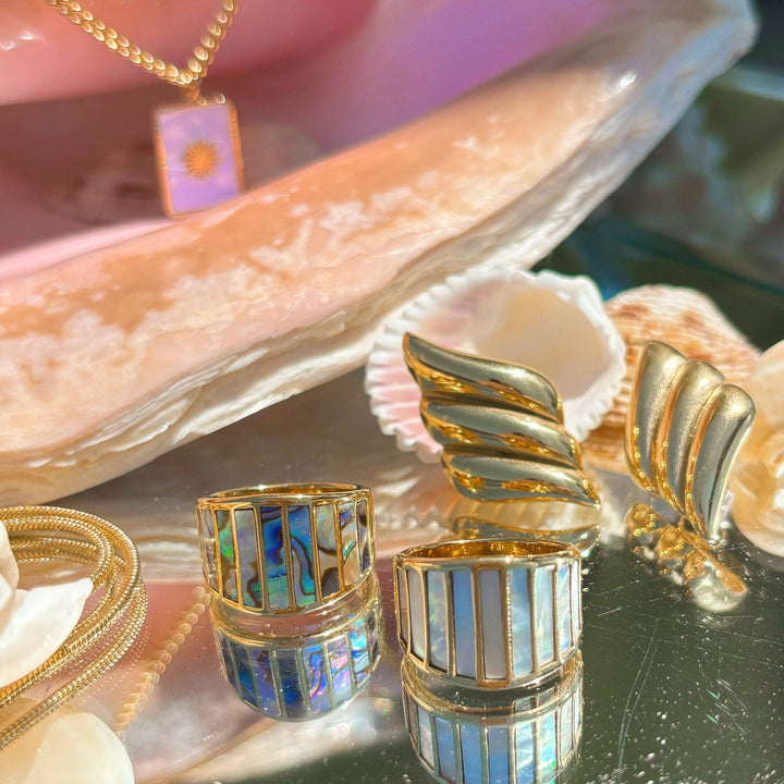 Ring-Cambria White Shell Statement:6