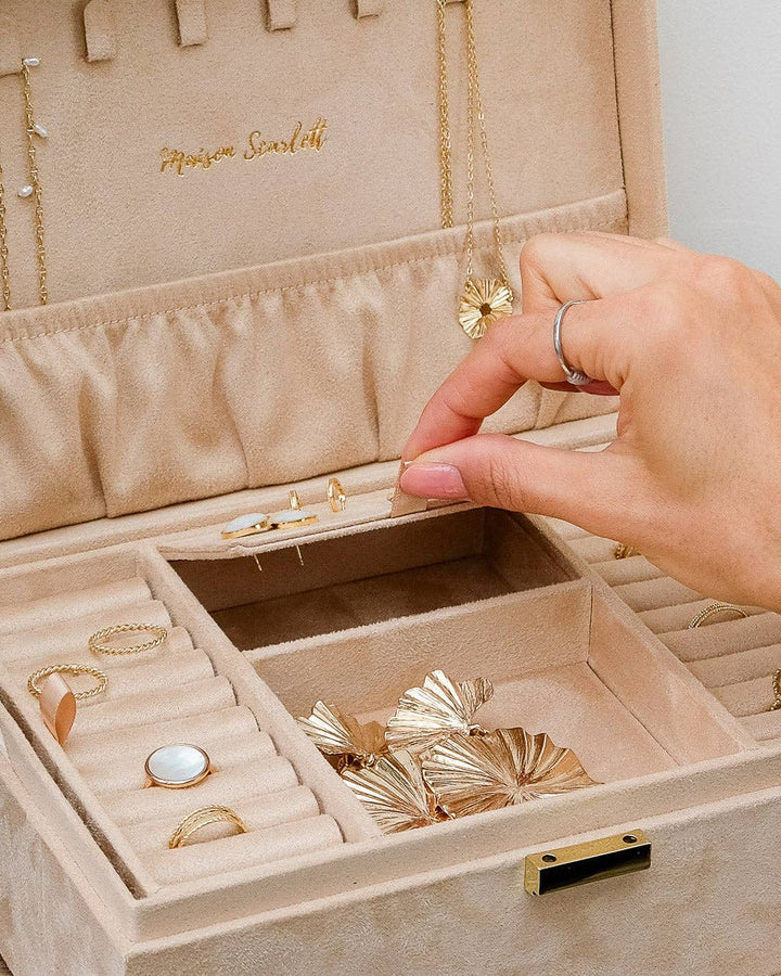 Louise-Velvet Jewelry Box