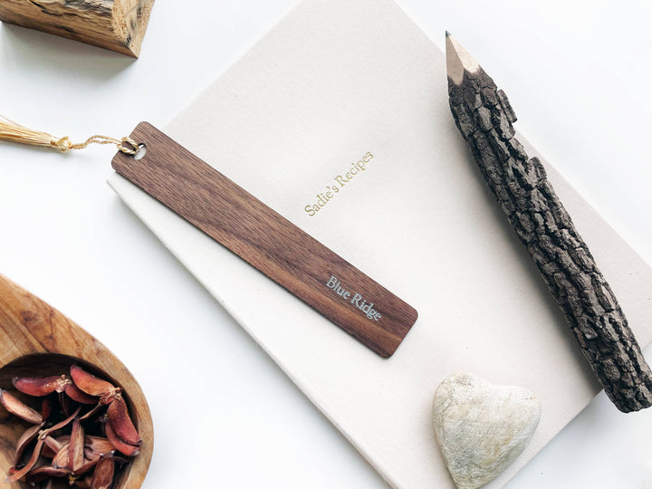 Custom Text Foil Embossed Wooden Bookmark: Gold / Evergreen